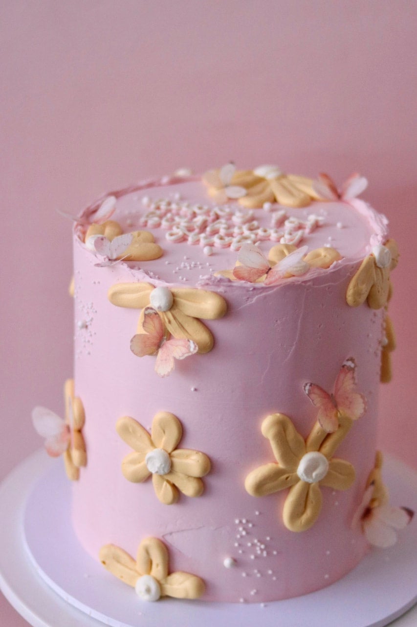 buttercreamdaisyflowercakecustommelbourneyarraville Miss Noble